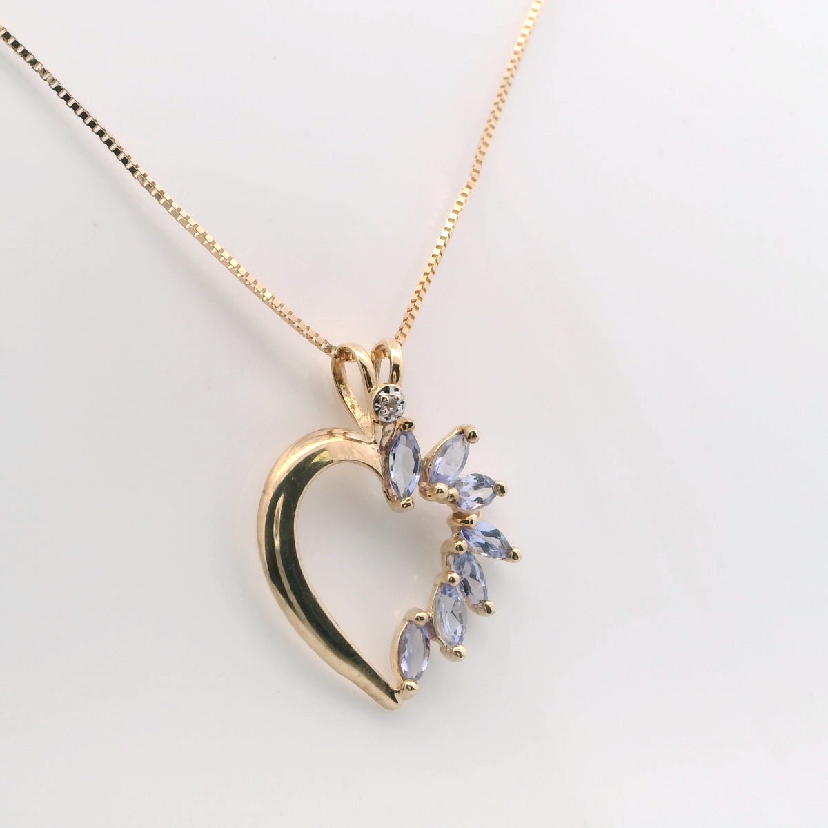 Elegant Heart-Shaped Tanzanite Pendant