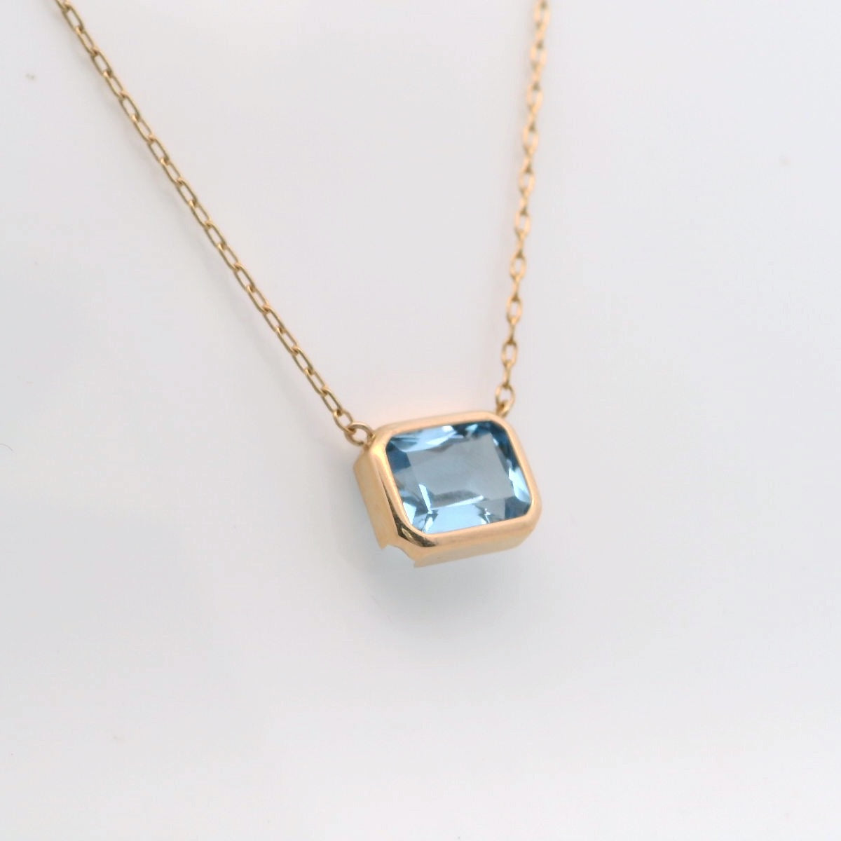 Elegant Blue Gemstone Pendant