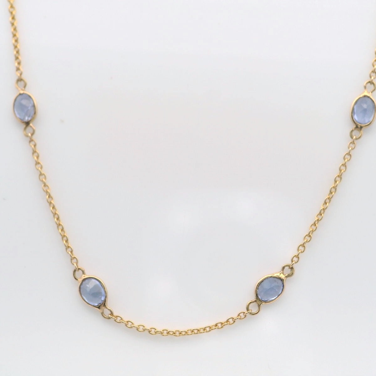18kt Yellow Gold Tanzanite station Necklace