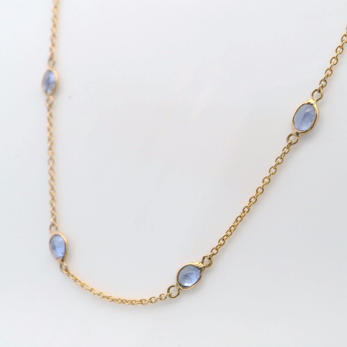 18kt Yellow Gold Tanzanite station Necklace