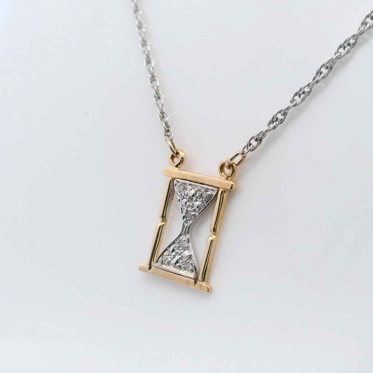 Elegant Hourglass Pendant Necklace