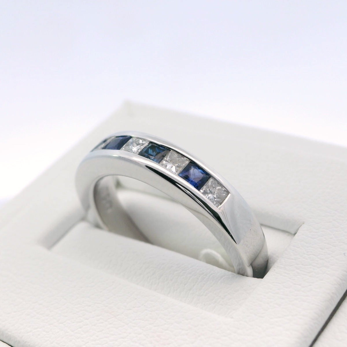 Elegant Sapphire and Diamond Ring