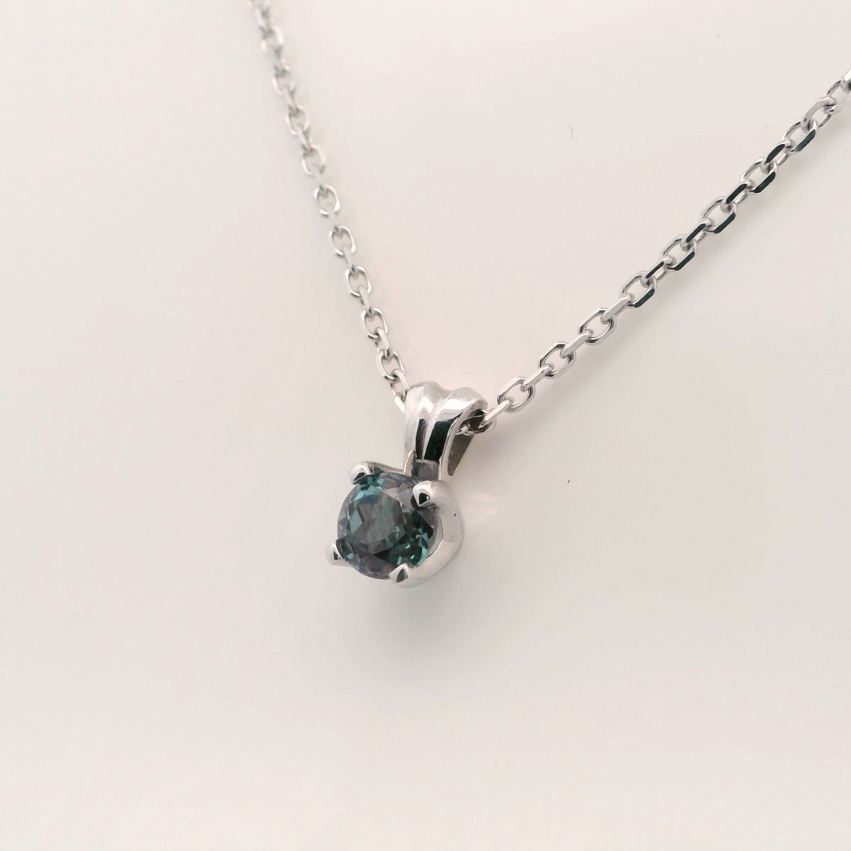 Beautiful LG Alexandrite Pendant