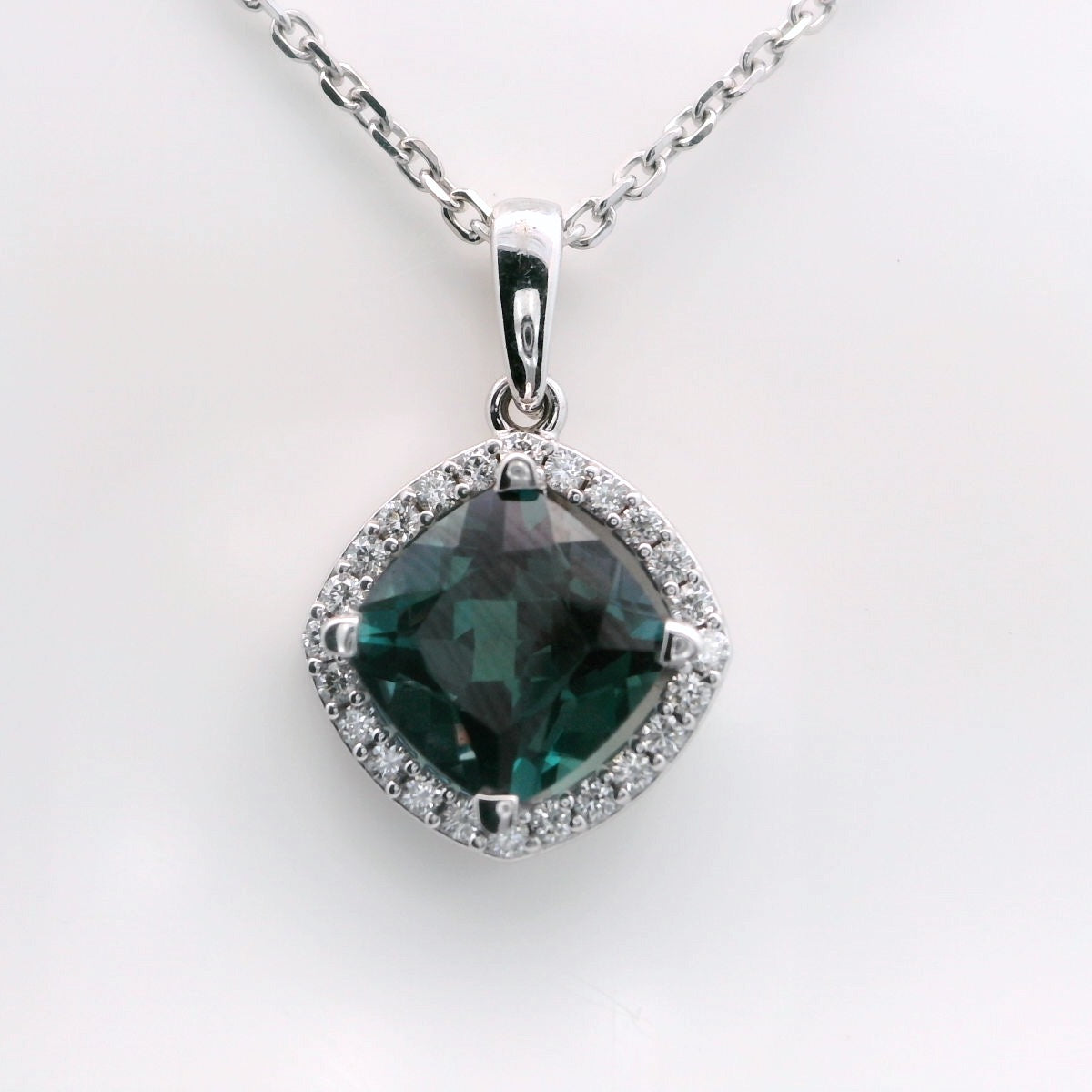 Elegant LG Alexandrite.