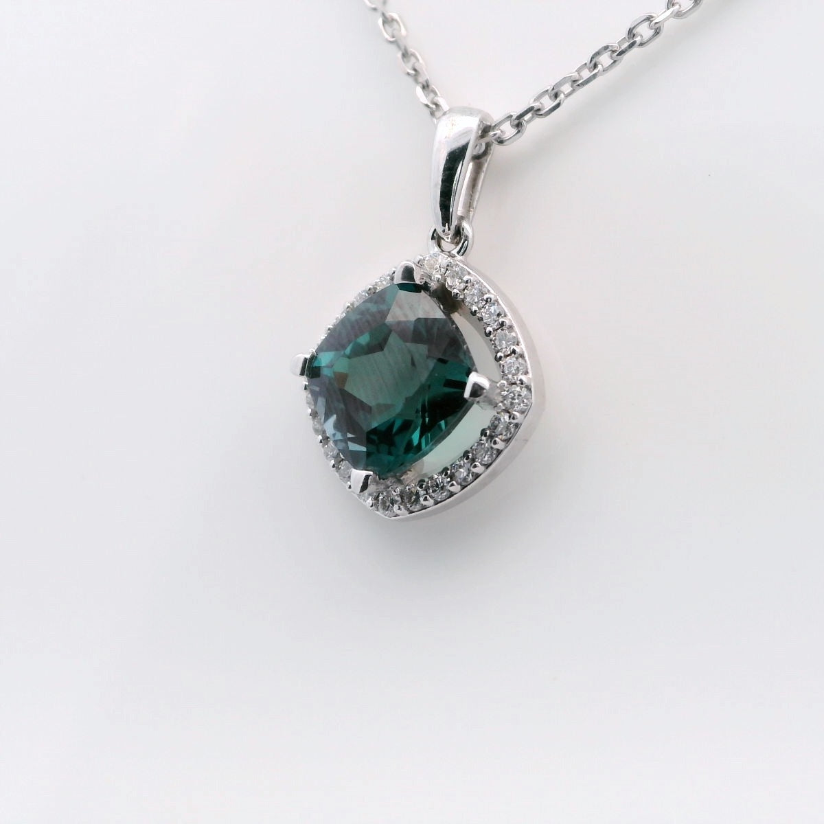Elegant LG Alexandrite.