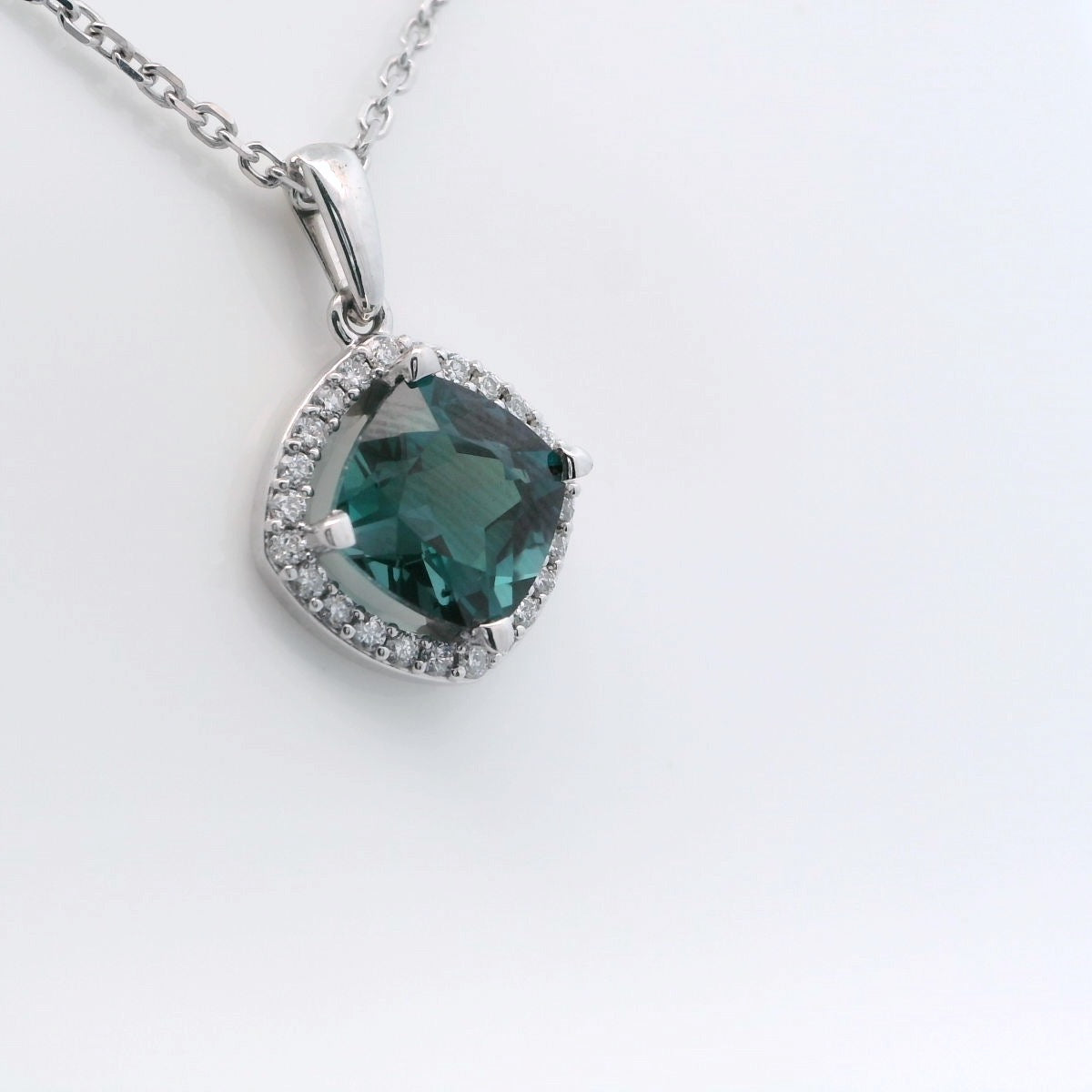 Elegant LG Alexandrite.