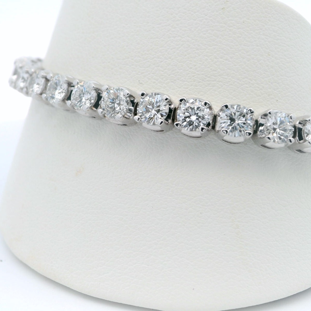 Classic Natural Diamond Tennis Bracelet