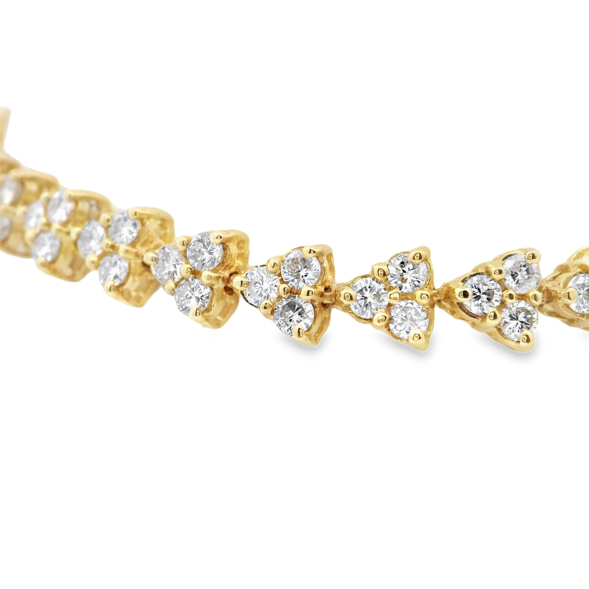 Elegant Gold and Diamond Bracelet
