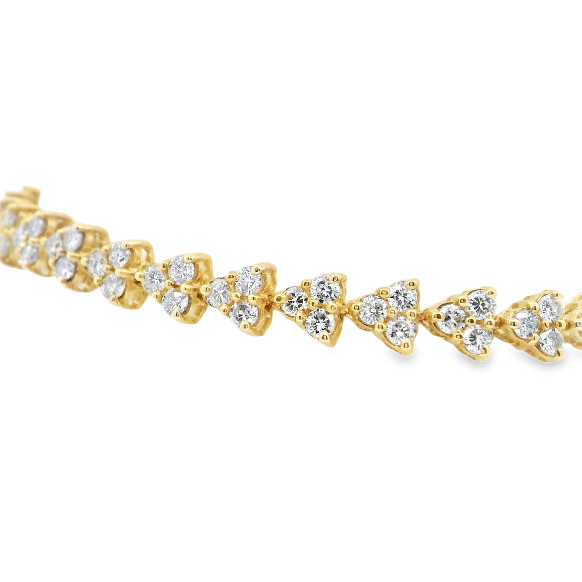Elegant Gold and Diamond Bracelet