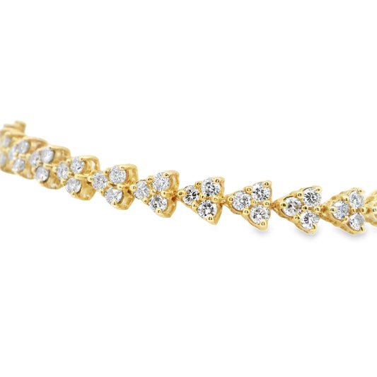 Elegant Gold and Diamond Bracelet