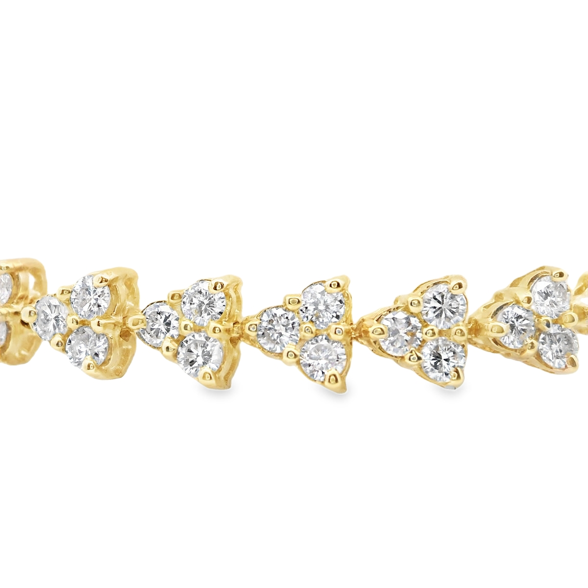 Elegant Gold and Diamond Bracelet