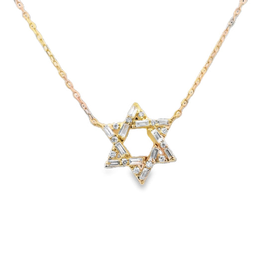 Elegant Star-Shaped Pendant Necklace